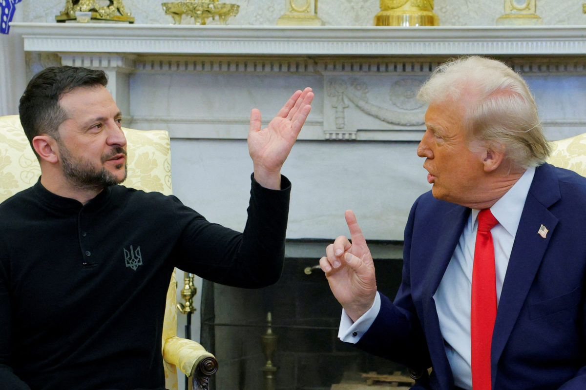 Зеленский критикует Трампа.